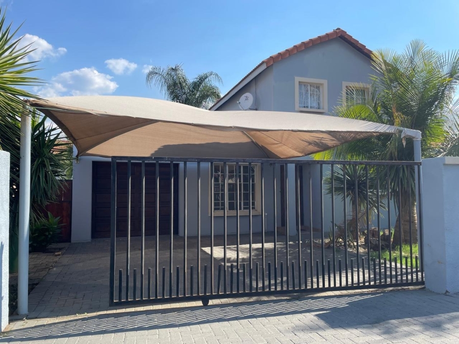 4 Bedroom Property for Sale in Waterkloof A H North West